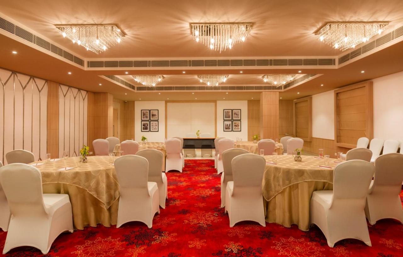 Red Fox By Lemon Tree Hotels, Dehradun Exterior photo